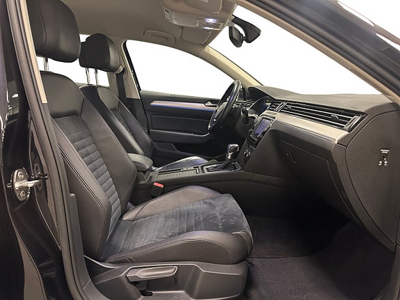Volkswagen Passat 11 of 14