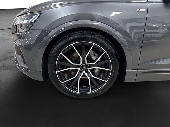 Audi Q8 15 of 15