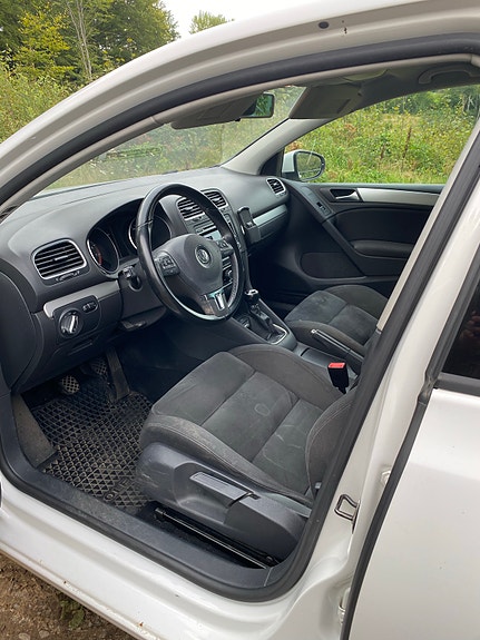 Volkswagen Golf VI 2 of 5