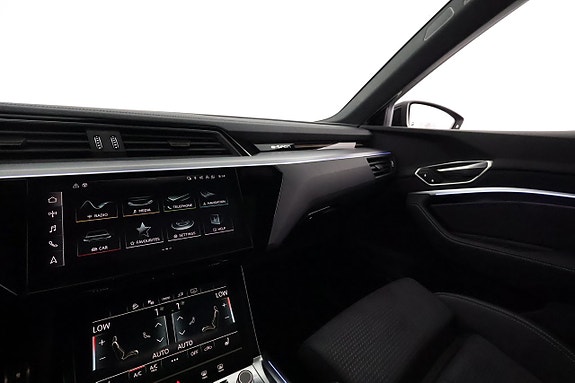 Audi Q8 e-tron 24 of 30