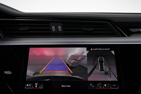 Audi Q8 e-tron 21 of 30
