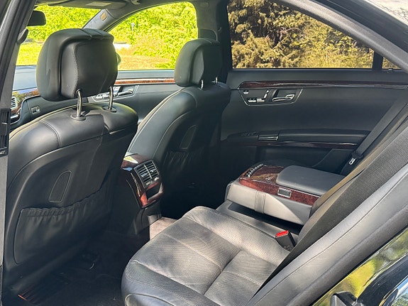 Mercedes-Benz S600 6 of 6