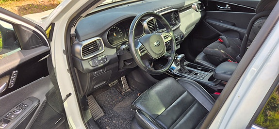Kia Sorento 3 of 5