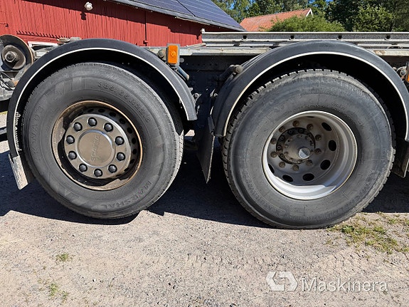 Kranväxlare Scania G400LB6X2 med två flak 13 of 27
