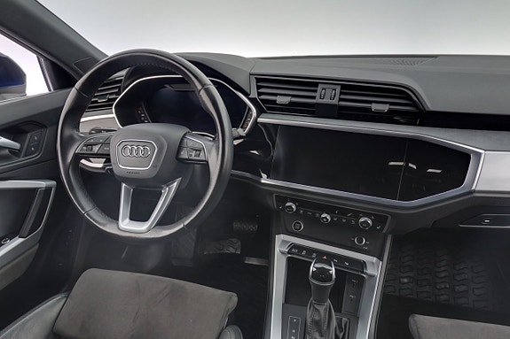 Audi Q3 15 of 27