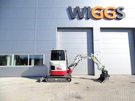 Takeuchi TB325R / Steelwrist X04 / Grip / S40 2 of 6