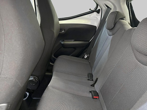 Toyota Aygo 11 of 19