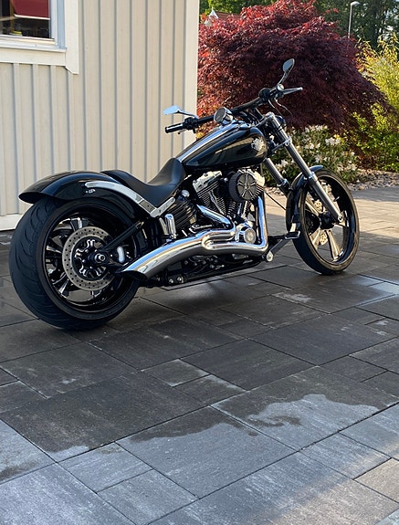 Harley-Davidson Rocker fxcwc 2 of 4