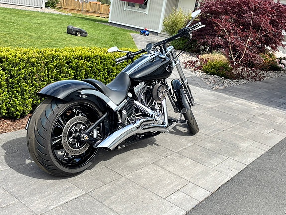 Harley-Davidson Rocker fxcwc 3 of 4