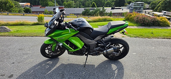 Kawasaki Ninja Z1000SX Touring ABS (med väskor) 2 of 8