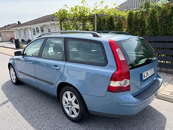 Volvo V50 2 of 4
