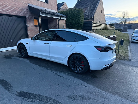 Tesla Model 3 2 of 5