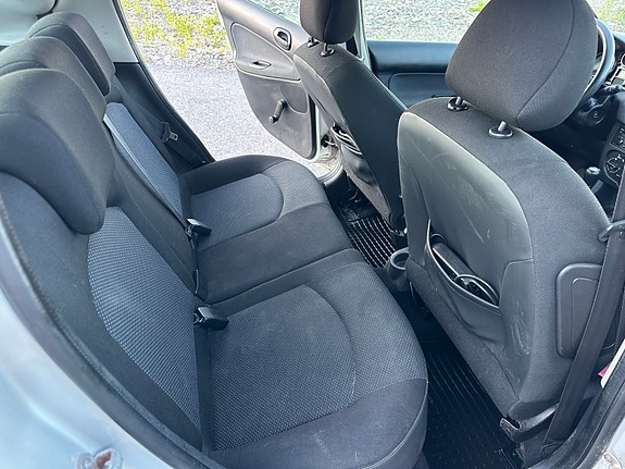 Peugeot 206+ 4 of 5