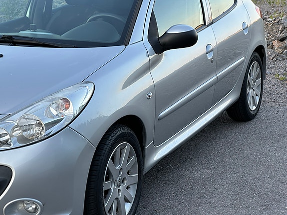 Peugeot 206+ 2 of 5