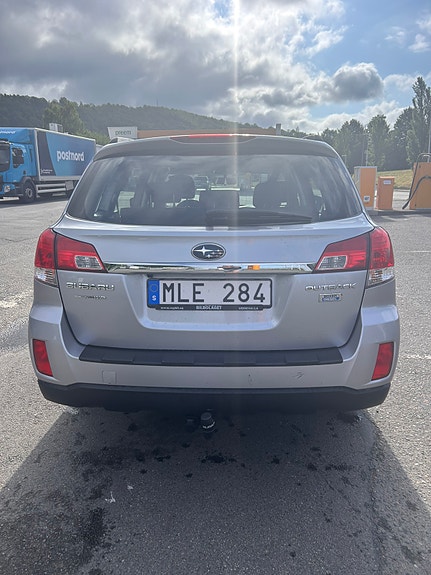 Subaru Outback 3 of 5