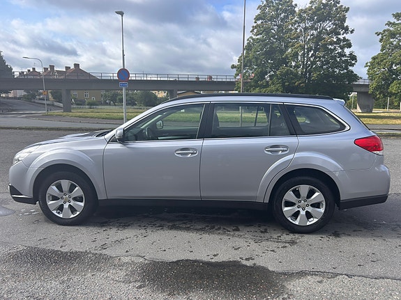 Subaru Outback 4 of 5