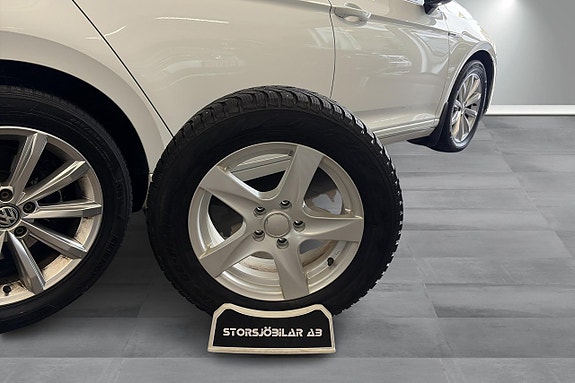 Volkswagen Passat 13 of 20
