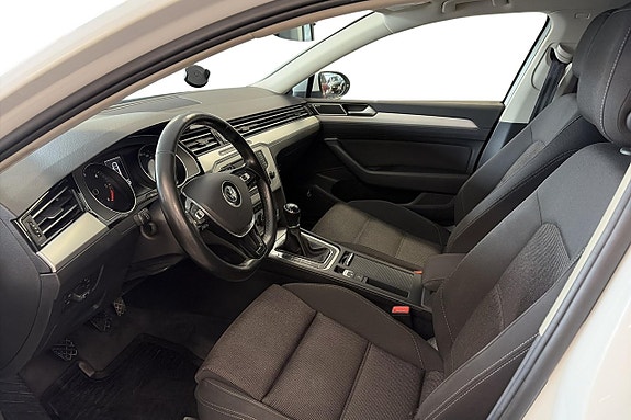 Volkswagen Passat 9 of 20
