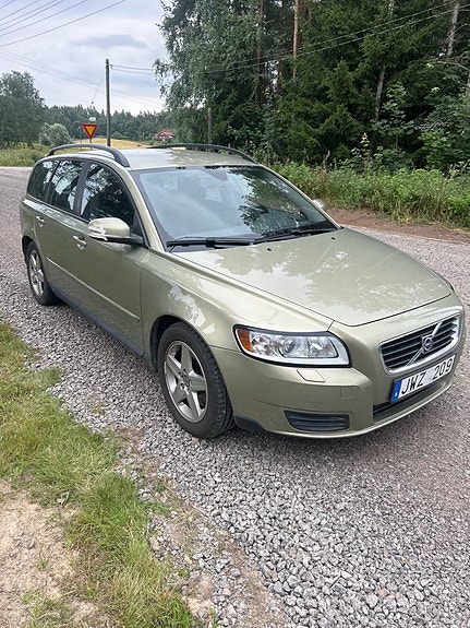 Volvo V50 2 of 3