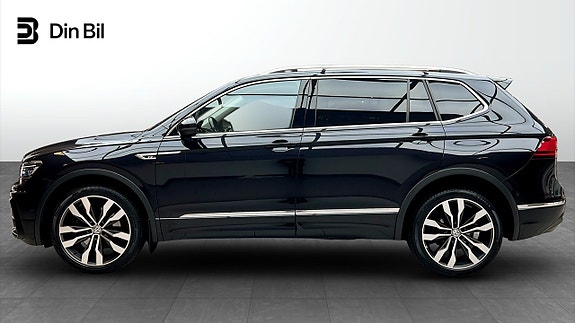 Volkswagen Tiguan Allspace 2 of 5