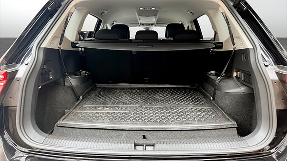 Volkswagen Tiguan Allspace 12 of 19