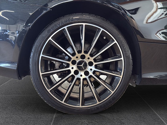Mercedes-Benz C400 18 of 18