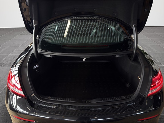Mercedes-Benz C400 17 of 18