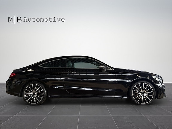 Mercedes-Benz C400 7 of 18