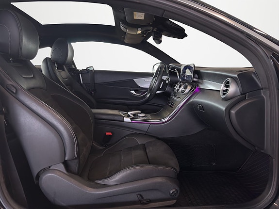 Mercedes-Benz C400 13 of 18