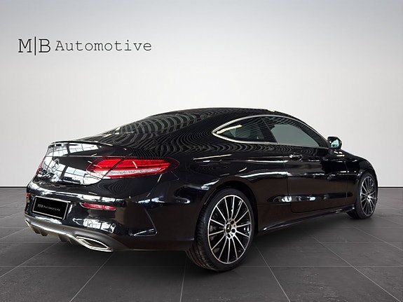 Mercedes-Benz C400 6 of 18