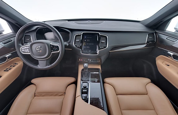 Volvo XC90 7 of 21