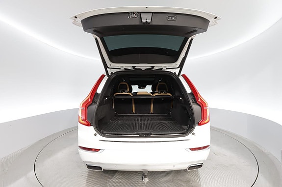Volvo XC90 19 of 21