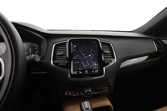 Volvo XC90 16 of 21