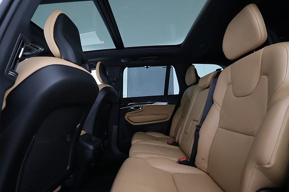 Volvo XC90 11 of 21