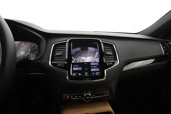 Volvo XC90 15 of 21