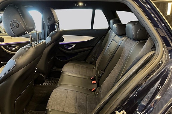 Mercedes-Benz E300 9 of 17