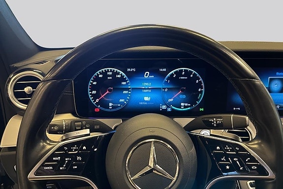 Mercedes-Benz E300 10 of 17