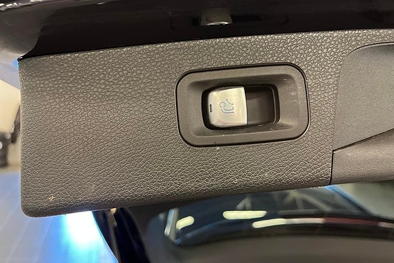 Mercedes-Benz E300 15 of 17