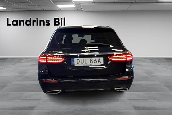Mercedes-Benz E300 5 of 17