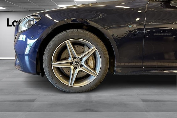 Mercedes-Benz E300 16 of 17