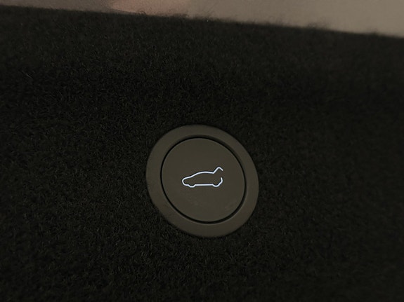 Tesla Model Y 11 of 30