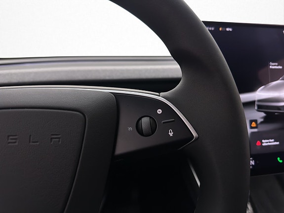 Tesla Model Y 20 of 30