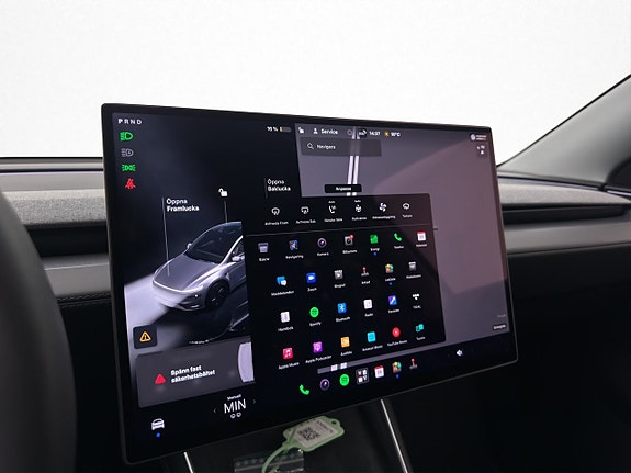 Tesla Model Y 22 of 30