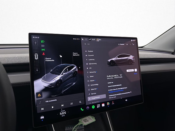 Tesla Model Y 27 of 30
