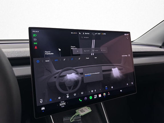 Tesla Model Y 24 of 30
