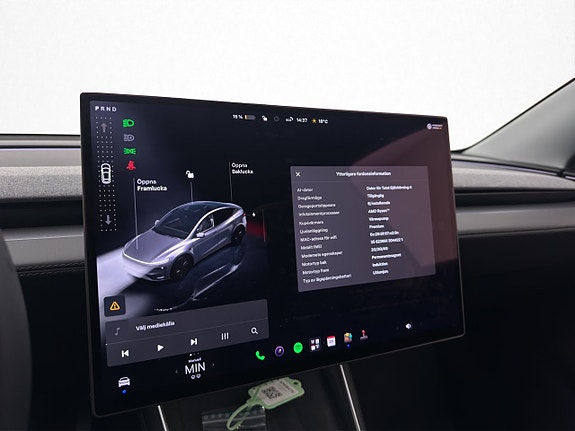 Tesla Model Y 28 of 30