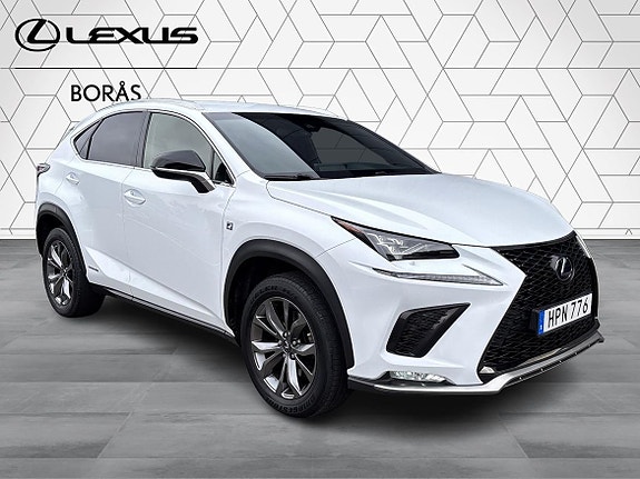 Lexus NX300h 5 of 5