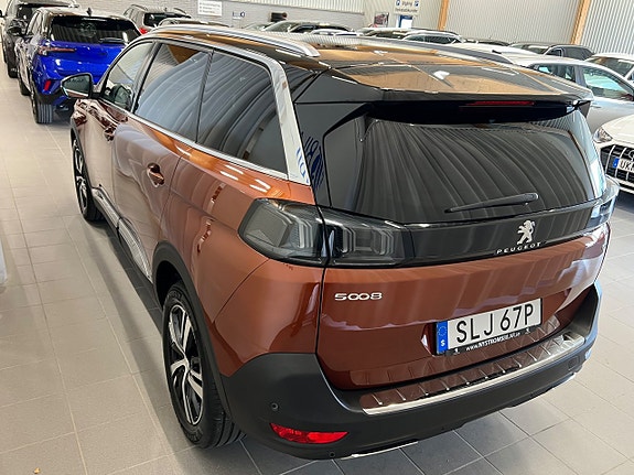 Peugeot 5008 3 of 5