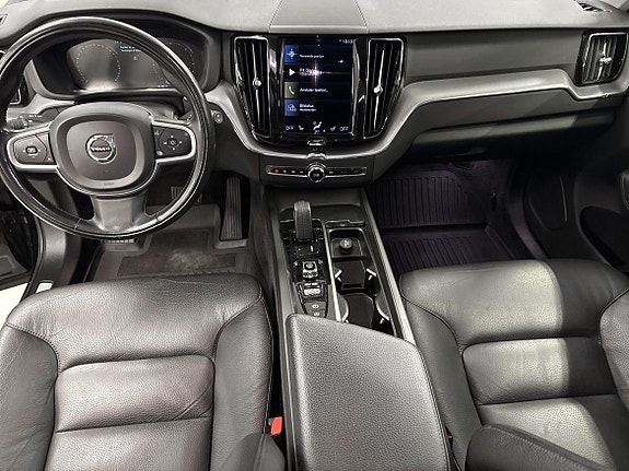 Volvo XC60 8 of 12