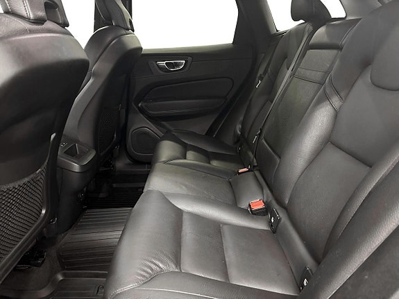 Volvo XC60 7 of 12